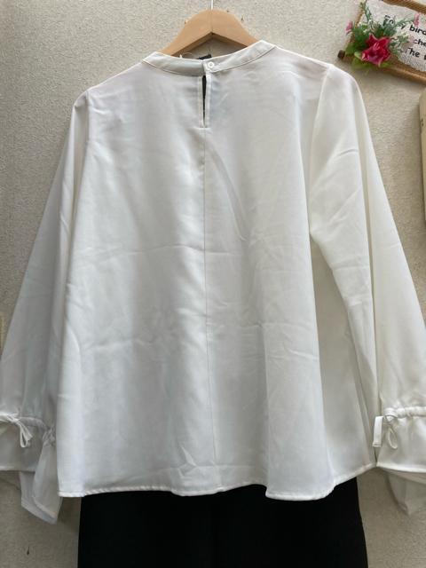 3L新品しまむら白ブラウス&黒ロングジレセットアップ < 女性ファッション  3L新品しまむら白ブラウス&黒ロングジレセットアップ < 女性ファッションの