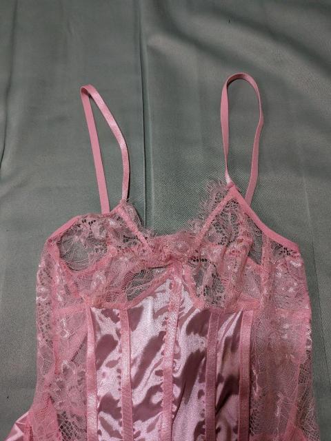 W1092 最高級品 ピンクのセクシーなレースフリルのボディースーツ L < 女性ファッション W1092 最高級品 ピンクのセクシーなレースフリルのボディースーツ L < 女性ファッションの