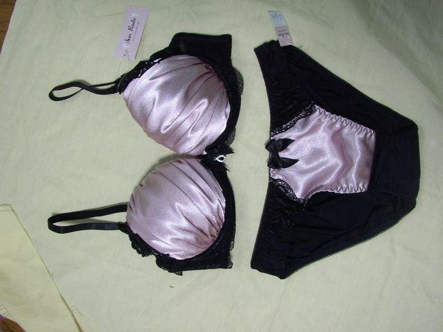 光沢ピンクとブラックコラボD70Mワイヤー入り < 女性ファッション  光沢ピンクとブラックコラボD70Mワイヤー入り  < 女性ファッションの