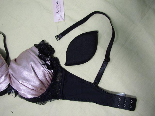 光沢ピンクとブラックコラボD70Mワイヤー入り < 女性ファッション  光沢ピンクとブラックコラボD70Mワイヤー入り < 女性ファッションの