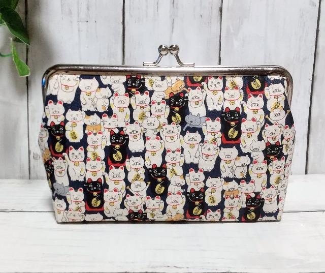 猫 招き猫 ぎっしり  角型 がま口ポーチ 通帳ケース 小物入れ 多目的ポーチ < 女性ファッション  猫 招き猫 ぎっしり  角型 がま口ポーチ 通帳ケース 小物入れ 多目的ポーチ  < 女性ファッションの