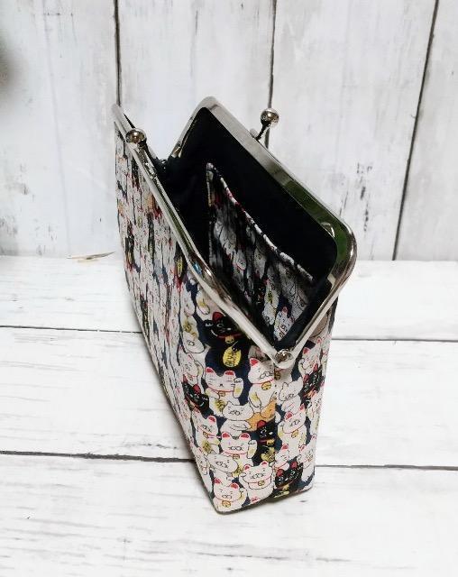 猫 招き猫 ぎっしり  角型 がま口ポーチ 通帳ケース 小物入れ 多目的ポーチ < 女性ファッション  猫 招き猫 ぎっしり  角型 がま口ポーチ 通帳ケース 小物入れ 多目的ポーチ < 女性ファッションの