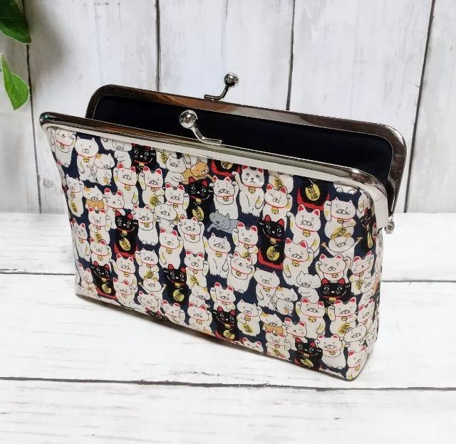 猫 招き猫 ぎっしり  角型 がま口ポーチ 通帳ケース 小物入れ 多目的ポーチ < 女性ファッション  猫 招き猫 ぎっしり  角型 がま口ポーチ 通帳ケース 小物入れ 多目的ポーチ < 女性ファッションの