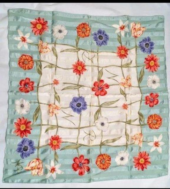 ブランドハンカチ 4枚セット花柄 < 女性ファッション ブランドハンカチ 4枚セット花柄 < 女性ファッションの