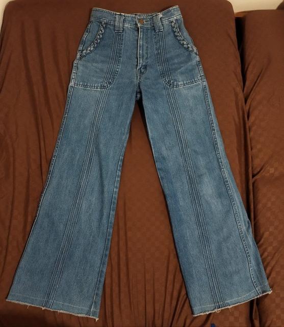 ハイウエストワイドフレア 厚手デニム カットオフ 27インチ 1970ビンテージ < 女性ファッション  ハイウエストワイドフレア 厚手デニム カットオフ 27インチ 1970ビンテージ < 女性ファッションの