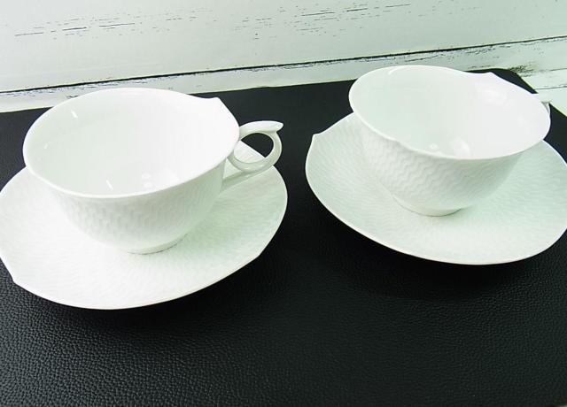 正規新品同様マイセン Meissen 波の戯れ(White Relief) ティーカップ&ソーサー 2客セット 箱無し < インテリア/ライフ 正規新品同様マイセン Meissen 波の戯れ(White Relief) ティーカップ&ソーサー 2客セット 箱無し < インテリア/ライフの