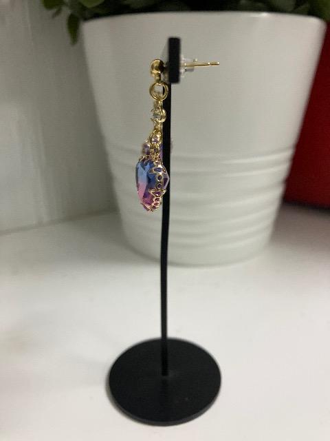 イヤリングに変更可能 ハンドメイド グラデーションハートチャームを使用したピアス < 女性ファッション  イヤリングに変更可能 ハンドメイド グラデーションハートチャームを使用したピアス < 女性ファッションの