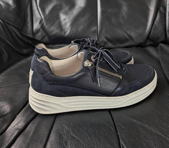 ■Gabor■ガボール■レースアップスニーカー/レザーシューズ/スエード&レザー/シューズ/ネイビー/表記サイズ5/24.5 < ブランド ■Gabor■ガボール■レースアップスニーカー/レザーシューズ/スエード&レザー/シューズ/ネイビー/表記サイズ5/24.5 < ブランドの