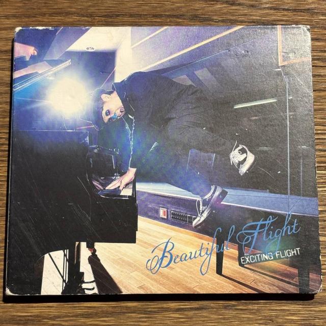 yH ZETTRIOzBeautiful Flight   CD/DVD/rfI 