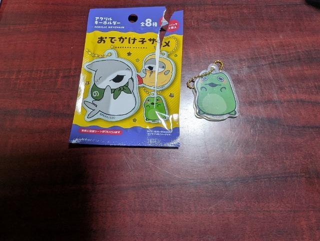 おでかけ子ザメ アクリルキーホルダー カエルちゃん < アニメ/コミック/キャラクター  おでかけ子ザメ アクリルキーホルダー カエルちゃん  < アニメ/コミック/キャラクターの