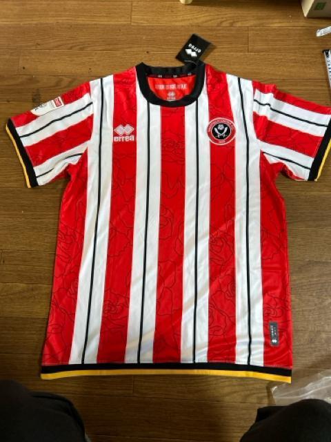 24-25シェフィールド・ユナイテッドのホームユニフォーム(L) < 男性ファッション 24-25シェフィールド・ユナイテッドのホームユニフォーム(L) < 男性ファッションの