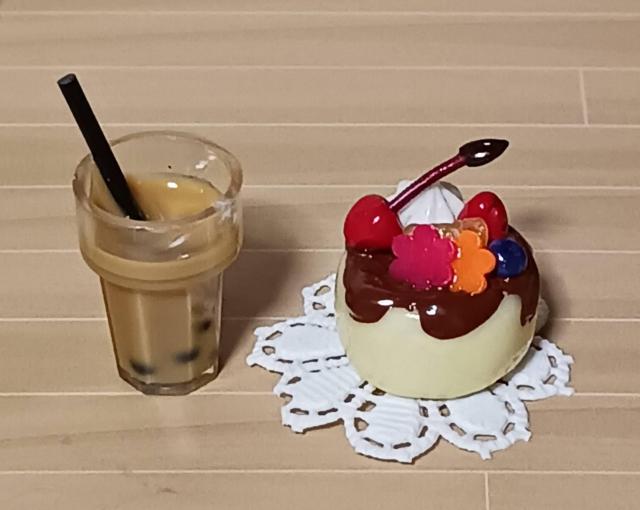 �ԂƔ��̐��ʖ͗l�~�j�`���A�\�t�@�P�[�L�E�p�s�I�J�@6�Z�b�g �� �z�r�[�� 