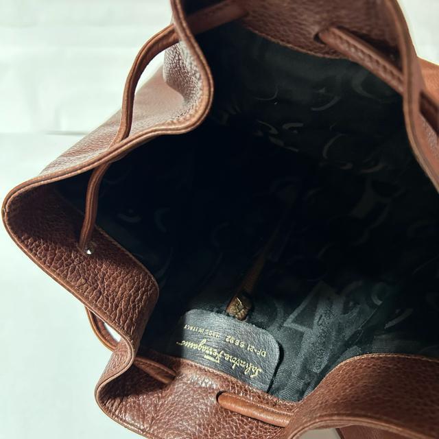 Salvatore Ferragamo �t�F���K�� ���@�� ���U�[ �V�����_�[�o�b�O �u���E�� ���B���e�[�W �� �u�����h�� 