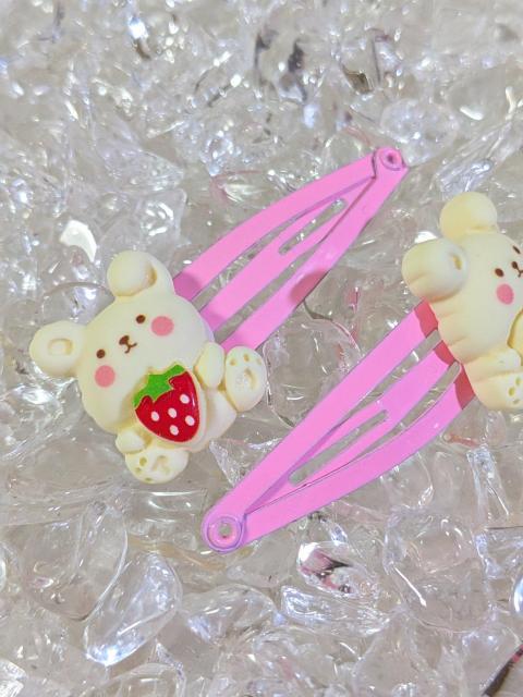 *HM*『苺抱っこウサギA』☆ヘアピン☆2個セット < キッズ/ベビー  *HM*『苺抱っこウサギA』☆ヘアピン☆2個セット < キッズ/ベビーの