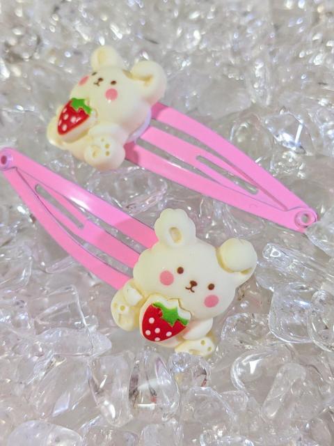 *HM*『苺抱っこウサギA』☆ヘアピン☆2個セット < キッズ/ベビー  *HM*『苺抱っこウサギA』☆ヘアピン☆2個セット < キッズ/ベビーの