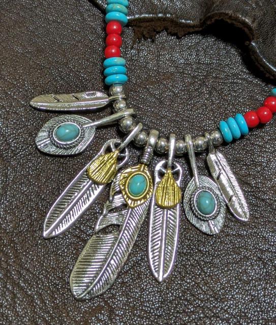 フェザーネックレス★インディアンジュエリー★ターコイズフェザー★ターコイズビーズ★シルバービーズ★新品未着用男女兼用★★送料無料 < 男性アクセサリー/時計 フェザーネックレス★インディアンジュエリー★ターコイズフェザー★ターコイズビーズ★シルバービーズ★新品未着用男女兼用★★送料無料 < 男性アクセサリー/時計の