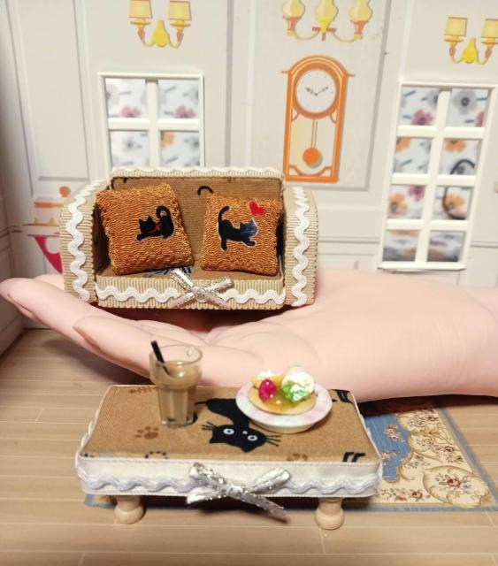 �L�f�U�C���̃~�j�`���A�\�t�@�|��������P�[�L�E�p�s�I�J6�_�Z�b�g �� �z�r�[�� 