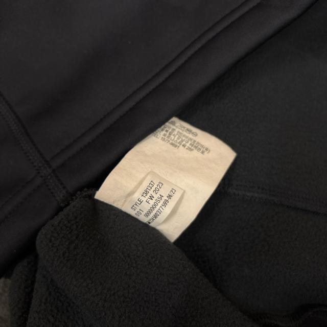 ���� UNDER ARMOUR UA�E�C���^�[�j�b�g 3���C���[ �W���P�b�g �� �u�����h�� 