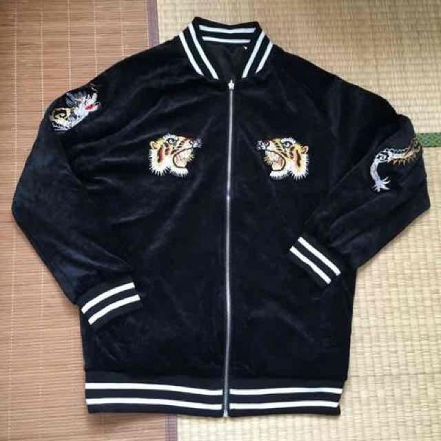 WEGO・トラ刺繍リバーシブルベロアスカジャン。ブラック < ブランド WEGO・トラ刺繍リバーシブルベロアスカジャン。ブラック < ブランドの