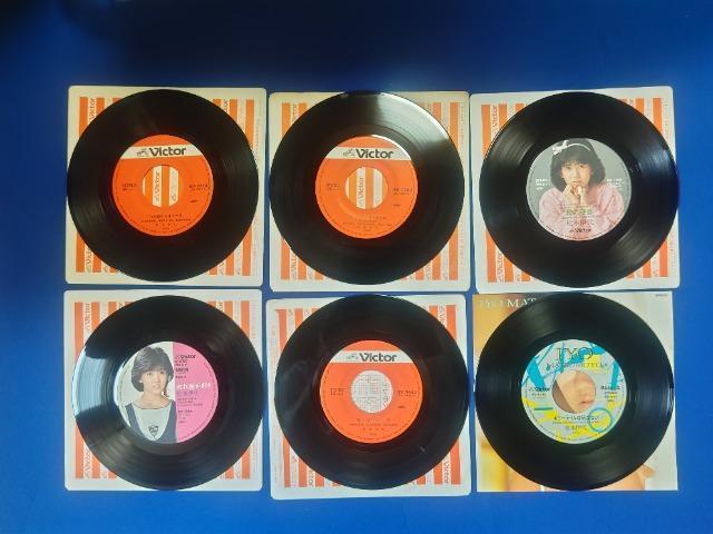 シングルレコード 松本伊代 '80s TVの国からキラキラ チャイニーズキッス 時に愛は 流れ星が好き ビリーヴ < CD/DVD/ビデオ シングルレコード 松本伊代 '80s TVの国からキラキラ チャイニーズキッス 時に愛は 流れ星が好き ビリーヴ < CD/DVD/ビデオの