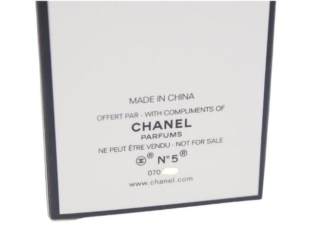 シャネル ノベルティ ミニスノードーム N°5 パルファム 香水瓶 2021 紐付き CHANEL PARFUMS【正規品】 < ブランド シャネル ノベルティ ミニスノードーム N°5 パルファム 香水瓶 2021 紐付き CHANEL PARFUMS【正規品】 < ブランドの