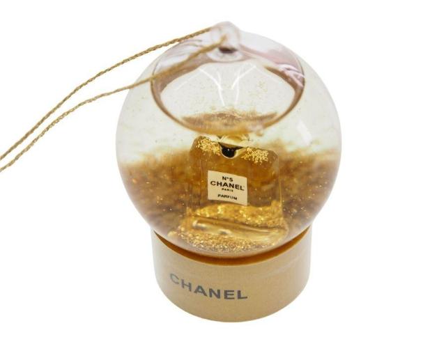 シャネル ノベルティ ミニスノードーム N°5 パルファム 香水瓶 2021 紐付き CHANEL PARFUMS【正規品】 < ブランド シャネル ノベルティ ミニスノードーム N°5 パルファム 香水瓶 2021 紐付き CHANEL PARFUMS【正規品】 < ブランドの