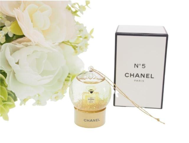 シャネル ノベルティ ミニスノードーム N°5 パルファム 香水瓶 2021 紐付き CHANEL PARFUMS【正規品】 < ブランド シャネル ノベルティ ミニスノードーム N°5 パルファム 香水瓶 2021 紐付き CHANEL PARFUMS【正規品】 < ブランドの
