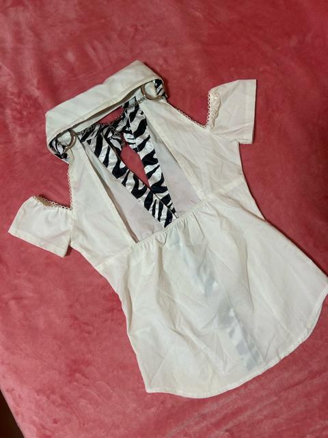 d.i.a. 襟付きオフショルダー ゼブラ柄リボンタイ付属 バックオープンホワイトシャツ 新品未使用 < ブランド d.i.a. 襟付きオフショルダー ゼブラ柄リボンタイ付属 バックオープンホワイトシャツ 新品未使用 < ブランドの