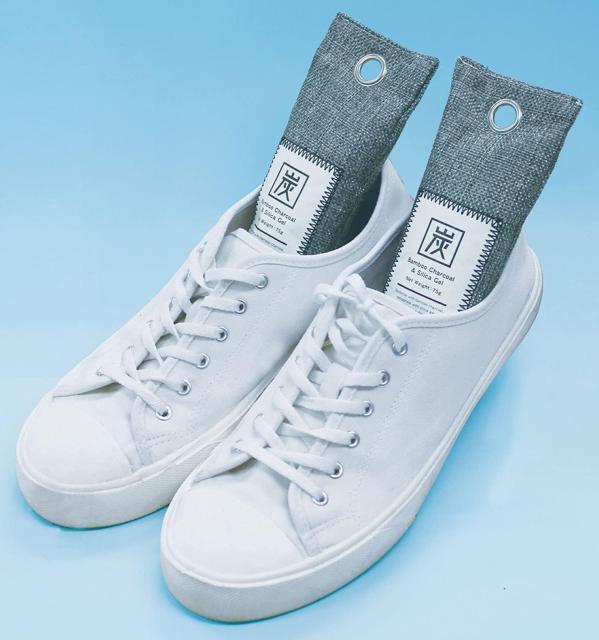 爆ヤス価格690円★竹炭 除湿消臭バッグ (約75g×2個) 繰り返し使える除湿剤 消臭 脱臭 靴 下駄箱 < 男性ファッション 爆ヤス価格690円★竹炭 除湿消臭バッグ (約75g×2個) 繰り返し使える除湿剤 消臭 脱臭 靴 下駄箱 < 男性ファッションの