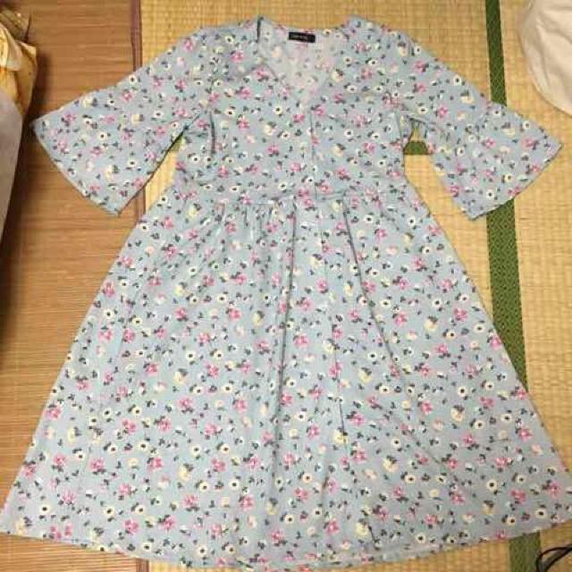 ハローキティ・キティフェイス&花柄ガウンシャツ。 < ブランド ハローキティ・キティフェイス&花柄ガウンシャツ。 < ブランドの