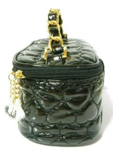 超キュート♪ジュエル付 エナメルハートキルティングリボン バニティバッグ ブラック < 女性ファッション 超キュート♪ジュエル付 エナメルハートキルティングリボン バニティバッグ ブラック < 女性ファッションの