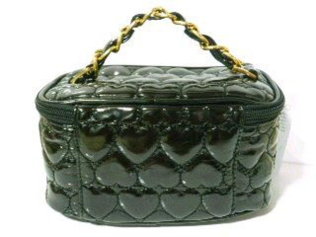 超キュート♪ジュエル付 エナメルハートキルティングリボン バニティバッグ ブラック < 女性ファッション 超キュート♪ジュエル付 エナメルハートキルティングリボン バニティバッグ ブラック < 女性ファッションの