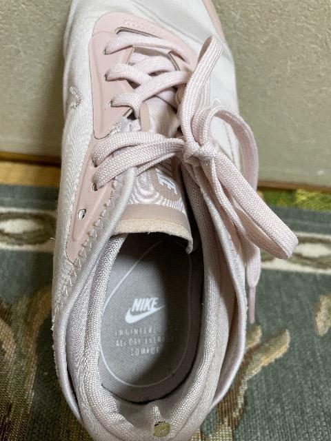 NIKE:V[Y  uh 