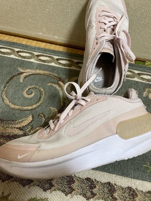 NIKE:V[Y  uh 