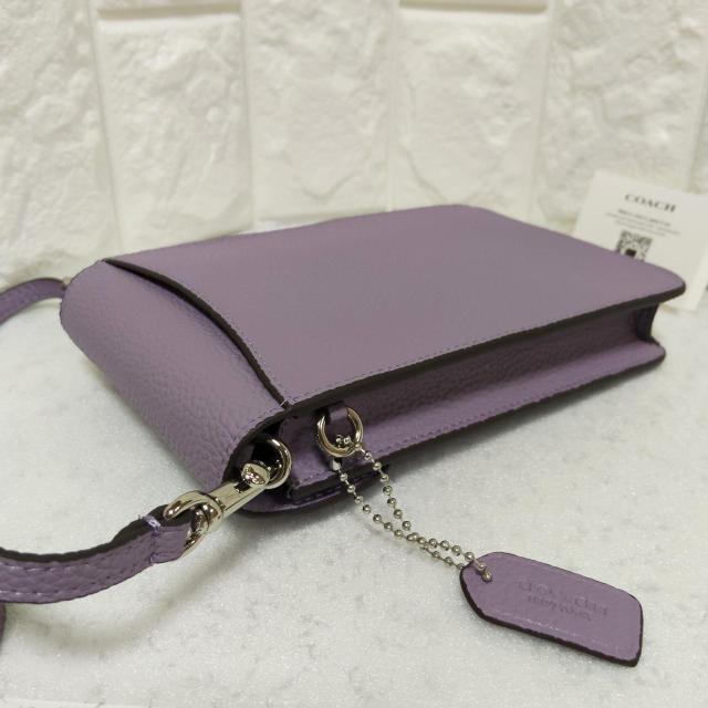 新品 COACH フォーンクロスボディバッグ スマホショルダー 斜めがけOK。パープル 男女兼用。 < ブランド 新品 COACH フォーンクロスボディバッグ スマホショルダー 斜めがけOK。パープル 男女兼用。 < ブランドの