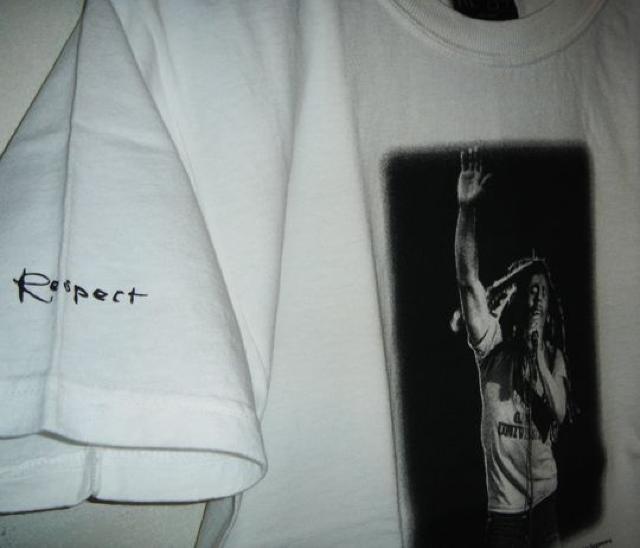 BOB MARLEY 1979年 日本公演 フォト Tシャツ レア < 女性ファッション BOB MARLEY 1979年 日本公演 フォト Tシャツ レア < 女性ファッションの