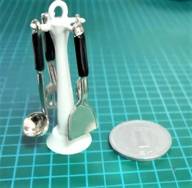 ミニチュア★スタンドキッチンツール★調理器具★@★白★ < おもちゃ  ミニチュア★スタンドキッチンツール★調理器具★@★白★ < おもちゃの