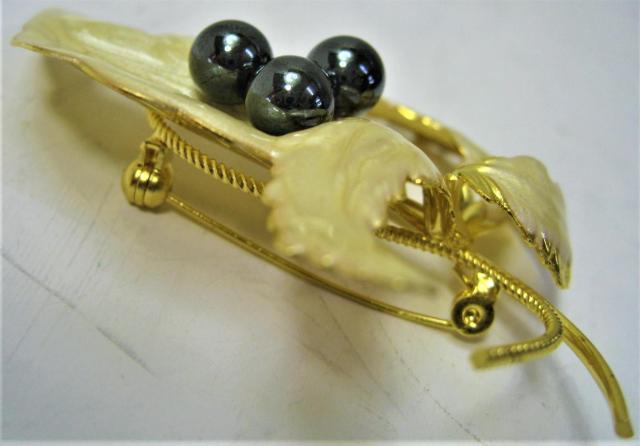 アクセサリー ブローチ パワーストン ヘマタイト 約 8mm3ヶ ホワイト系七宝 < 女性アクセサリー/時計  アクセサリー ブローチ パワーストン ヘマタイト 約 8mm3ヶ ホワイト系七宝 < 女性アクセサリー/時計の