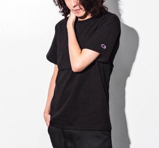定価4,980円●Championチャンピオン【タグ付き】ロゴ入りクルーネックTシャツ●黒ブラック < ブランド  定価4,980円●Championチャンピオン【タグ付き】ロゴ入りクルーネックTシャツ●黒ブラック < ブランドの