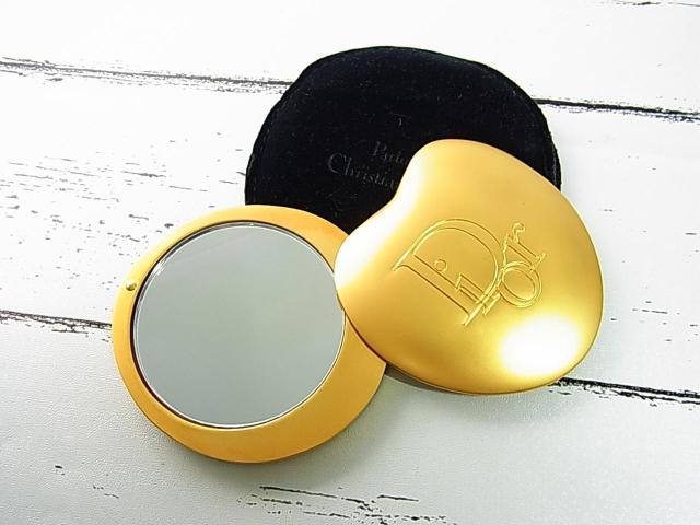 【正規品】Christian Diorクリスチャンディオールコンパクトミラーゴールドカラーノベルティ ハート型スライド式ケース付き < ブランド 【正規品】Christian Diorクリスチャンディオールコンパクトミラーゴールドカラーノベルティ ハート型スライド式ケース付き < ブランドの