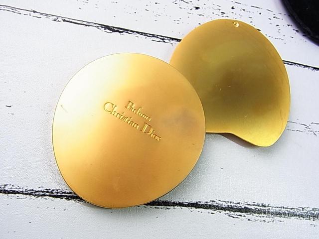 【正規品】Christian Diorクリスチャンディオールコンパクトミラーゴールドカラーノベルティ ハート型スライド式ケース付き < ブランド 【正規品】Christian Diorクリスチャンディオールコンパクトミラーゴールドカラーノベルティ ハート型スライド式ケース付き < ブランドの