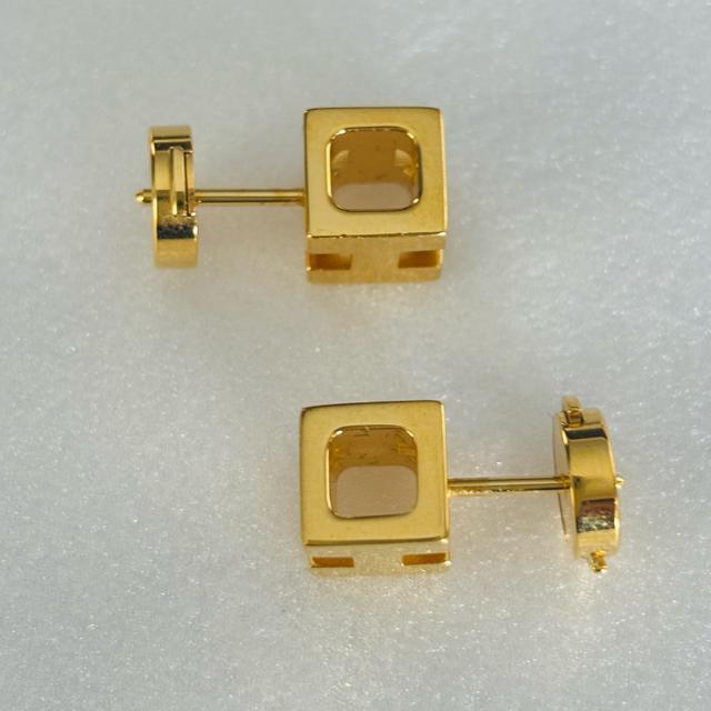 【極美品】★SAランク★HERMES エルメス Hキューブ カージュドアッシュ ゴールド ピアス Hロゴ 箱付き < ブランド 【極美品】★SAランク★HERMES エルメス Hキューブ カージュドアッシュ ゴールド ピアス Hロゴ 箱付き < ブランドの