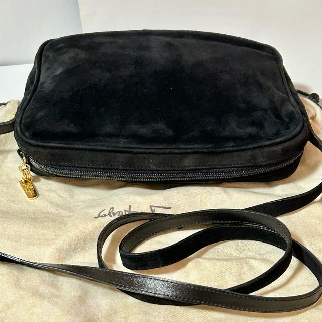 Salvatore Ferragamo �t�F���K�� �X�G�[�h ���U�[ M214610 �V�����_�[�o�b�O �u���b�N �S�[���h���� �� �u�����h�� 