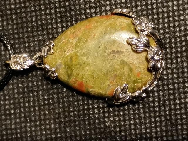 レア。ユナカイトのペンダントトップです。一点限り。「心身のバランスを整え、恐怖心やネガティブな感情を和らげる。」 < 女性アクセサリー/時計 レア。ユナカイトのペンダントトップです。一点限り。「心身のバランスを整え、恐怖心やネガティブな感情を和らげる。」 < 女性アクセサリー/時計の