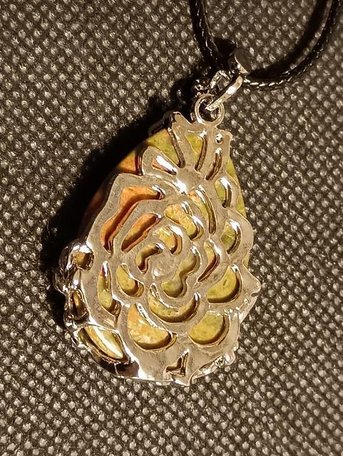 レア。ユナカイトのペンダントトップです。一点限り。「心身のバランスを整え、恐怖心やネガティブな感情を和らげる。」 < 女性アクセサリー/時計 レア。ユナカイトのペンダントトップです。一点限り。「心身のバランスを整え、恐怖心やネガティブな感情を和らげる。」 < 女性アクセサリー/時計の