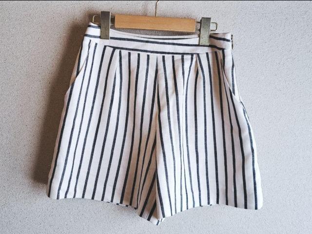 新品*ストライプ柄ショートパンツ*ホワイト×ネイビー < 女性ファッション 新品*ストライプ柄ショートパンツ*ホワイト×ネイビー < 女性ファッションの