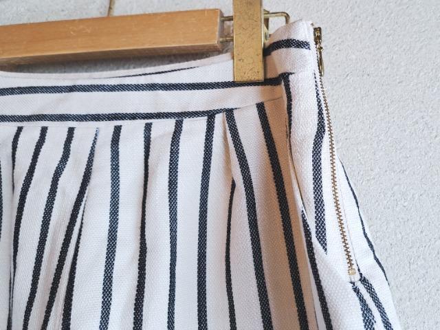 新品*ストライプ柄ショートパンツ*ホワイト×ネイビー < 女性ファッション 新品*ストライプ柄ショートパンツ*ホワイト×ネイビー < 女性ファッションの