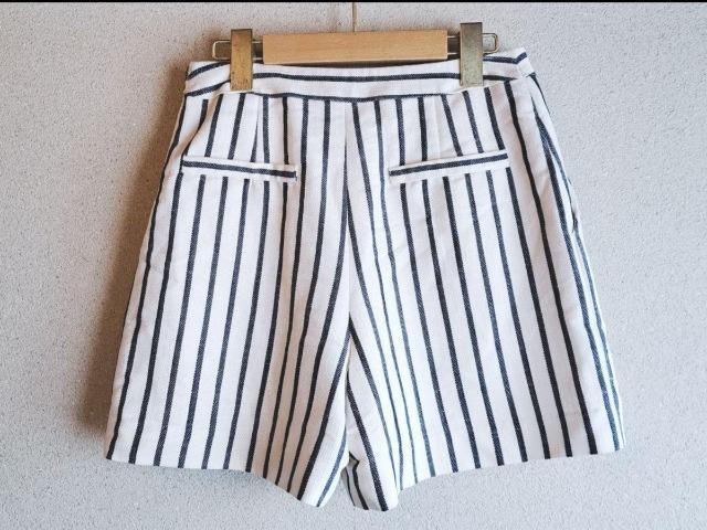 新品*ストライプ柄ショートパンツ*ホワイト×ネイビー < 女性ファッション 新品*ストライプ柄ショートパンツ*ホワイト×ネイビー < 女性ファッションの