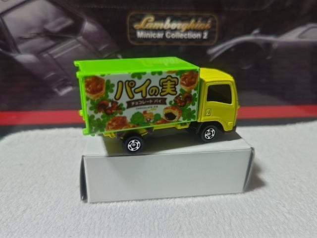 赤箱ギフト特注 ロッテ いすゞ エルフ パイの実 < ホビー 赤箱ギフト特注 ロッテ いすゞ エルフ パイの実 < ホビーの