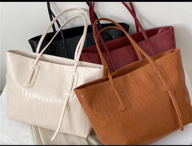 新品 黒 クロコ トートバッグ メンズ レディース 高品質レザー 鞄 高級 < 女性ファッション  新品 黒 クロコ トートバッグ メンズ レディース 高品質レザー 鞄 高級 < 女性ファッションの